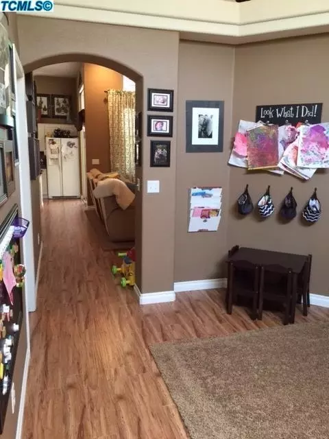 1410 E Parkview Ct, Visalia, CA 93292 photo 18