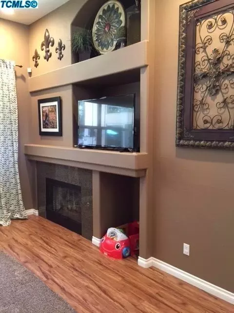 1410 E Parkview Ct, Visalia, CA 93292 photo 7
