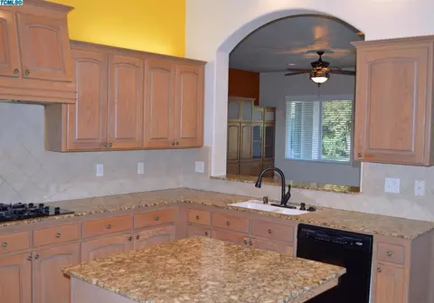 1898 N Filbert Ave, Clovis, CA 93619 photo 3
