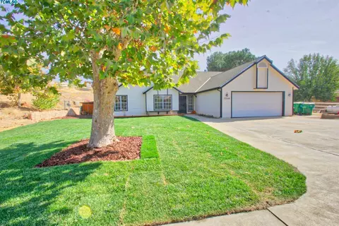 33246 Globe Dr, Springville, CA 93265 photo 2