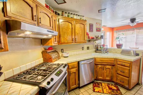 33246 Globe Dr, Springville, CA 93265 photo 10