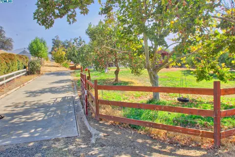 33246 Globe Dr, Springville, CA 93265 photo 30