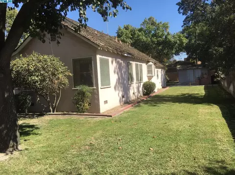 1117 E Sequoia Ave, Tulare, CA 93274 photo 4