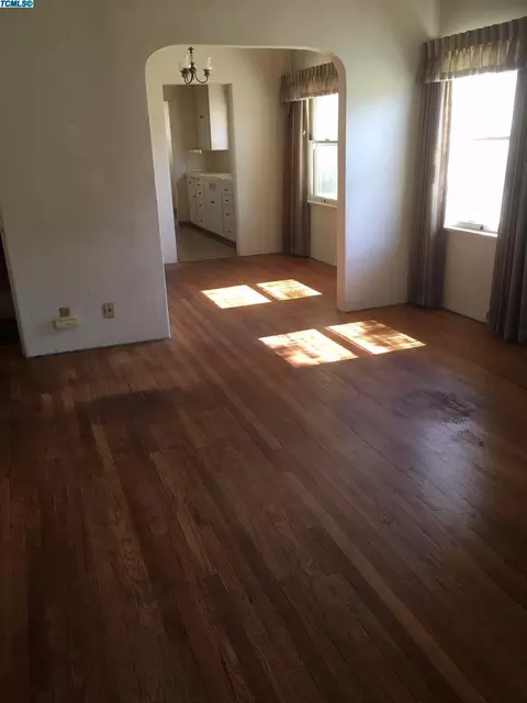 1117 E Sequoia Ave, Tulare, CA 93274 photo 5