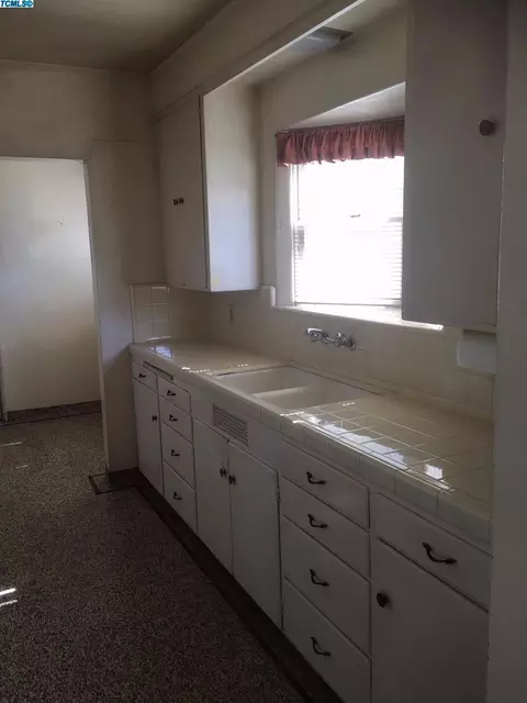 1117 E Sequoia Ave, Tulare, CA 93274 photo 7