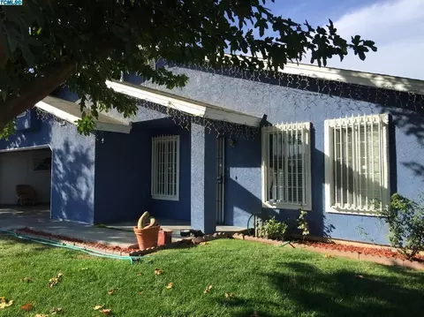 918 E Azalea Ct, Earlimart, CA 93219 photo 2