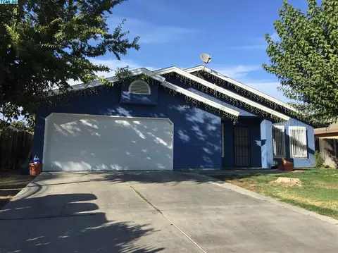 918 E Azalea Ct, Earlimart, CA 93219 photo 4