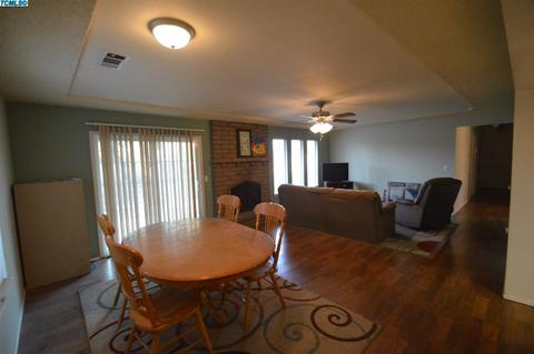 1740 E Seeger Ct, Visalia, CA 93292 photo 4