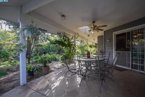 3035 E Sycamore Ave, Visalia, CA 93292 photo 15