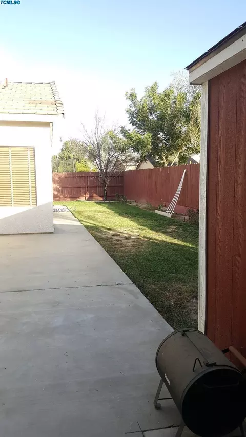 1499 Noble St, Lemoore, CA 93245 photo 39
