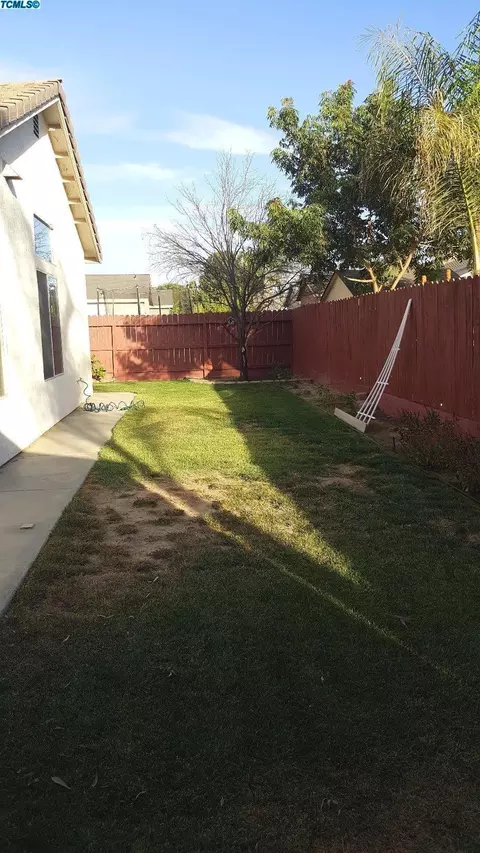 1499 Noble St, Lemoore, CA 93245 photo 40