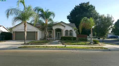 1499 Noble St, Lemoore, CA 93245 photo 1
