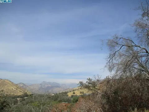 39900 Pierce Dr, Three Rivers, CA 93271 photo 7