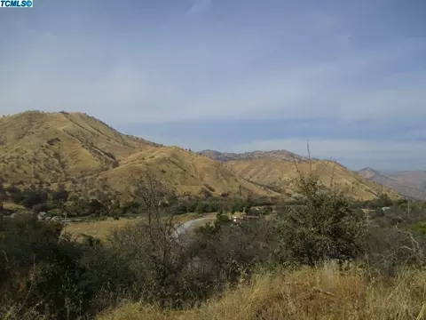 39900 Pierce Dr, Three Rivers, CA 93271 photo 4