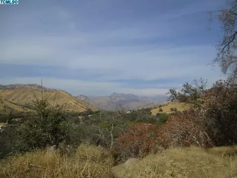 39900 Pierce Dr, Three Rivers, CA 93271 photo 3