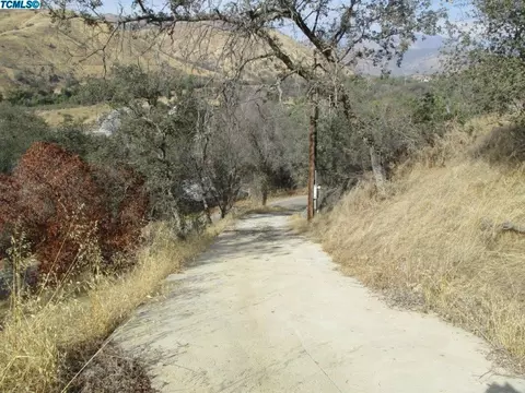 39900 Pierce Dr, Three Rivers, CA 93271 photo 1