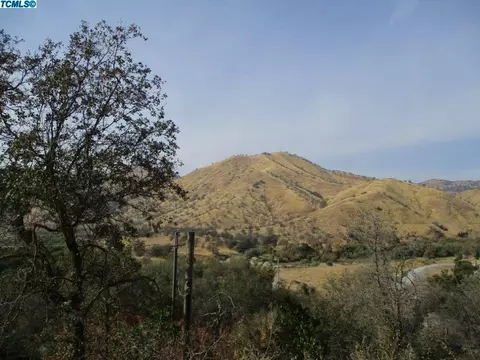 39900 Pierce Dr, Three Rivers, CA 93271 photo 5
