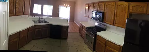 1480 Bay St, Lemoore, CA 93245 photo 4