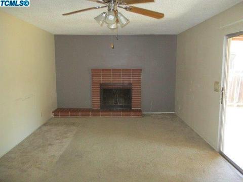 127 E Spruce Ave, Lemoore, CA 93245 photo 9
