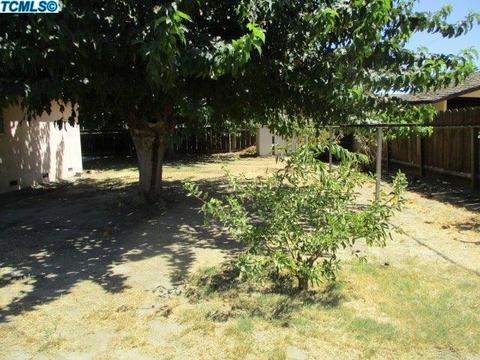 127 E Spruce Ave, Lemoore, CA 93245 photo 6