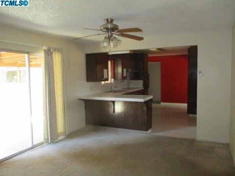 127 E Spruce Ave, Lemoore, CA 93245 photo 7