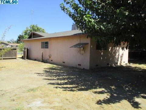 127 E Spruce Ave, Lemoore, CA 93245 photo 3