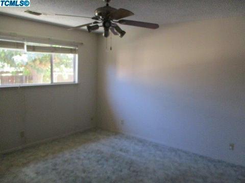 127 E Spruce Ave, Lemoore, CA 93245 photo 17