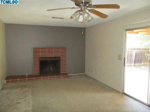 127 E Spruce Ave, Lemoore, CA 93245 photo 10