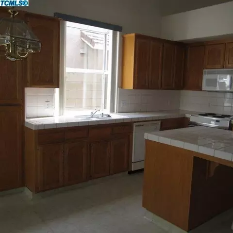 643 E Northridge Dr, Dinuba, CA 93618 photo 3