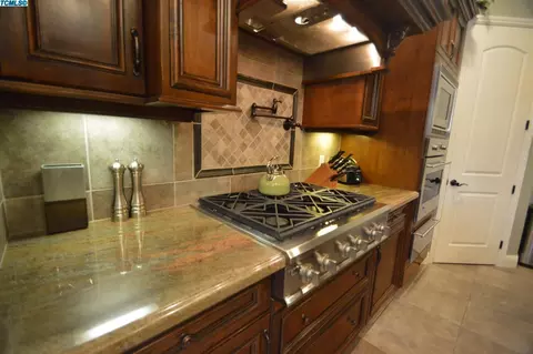 218 E Arlen Ave, Visalia, CA 93277 photo 11
