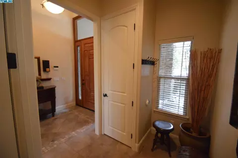 218 E Arlen Ave, Visalia, CA 93277 photo 19