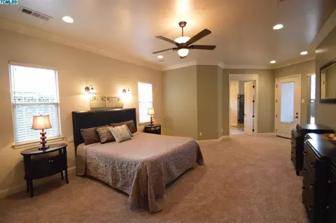 218 E Arlen Ave, Visalia, CA 93277 photo 15