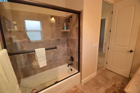 218 E Arlen Ave, Visalia, CA 93277 photo 22