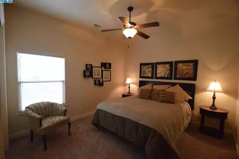 218 E Arlen Ave, Visalia, CA 93277 photo 24