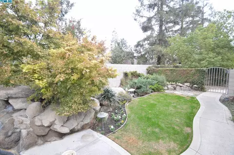 218 E Arlen Ave, Visalia, CA 93277 photo 39