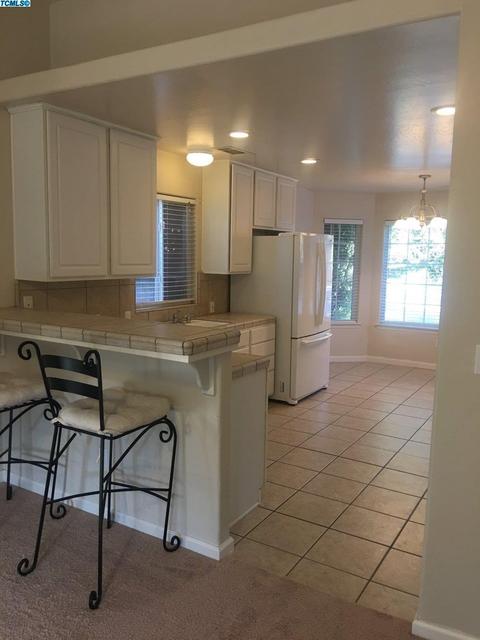 4043 E Stapp Ct, Visalia, CA 93292 photo 7