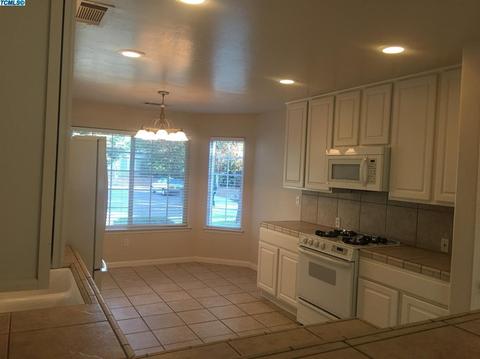 4043 E Stapp Ct, Visalia, CA 93292 photo 9