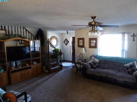 805 E Inyo Ave, Tulare, CA 93274 photo 7