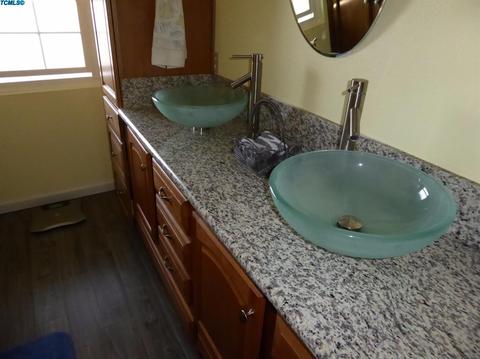 805 E Inyo Ave, Tulare, CA 93274 photo 28