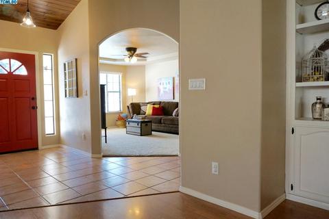 1908 Evergreen Ct, Visalia, CA 93292 photo 11