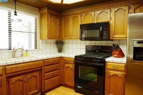 1908 Evergreen Ct, Visalia, CA 93292 photo 7