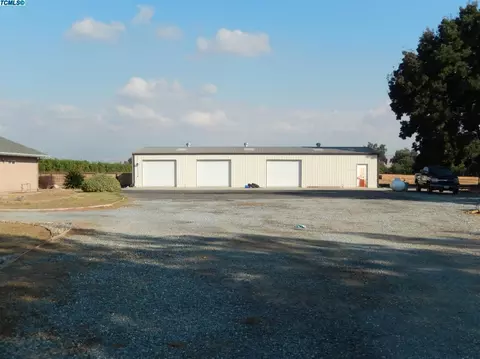 3230 N Anderson Rd, Exeter, CA 93221 photo 2
