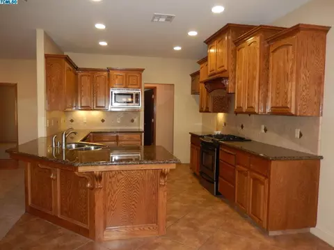3230 N Anderson Rd, Exeter, CA 93221 photo 6