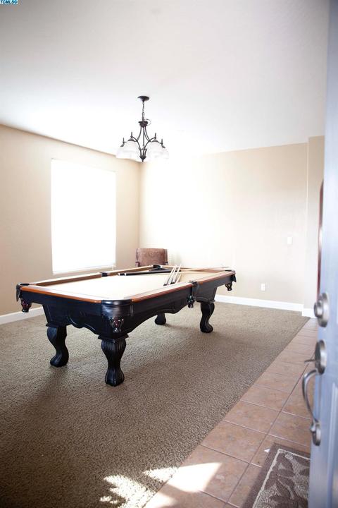 235 Hampton St, Tulare, CA 93274 photo 5