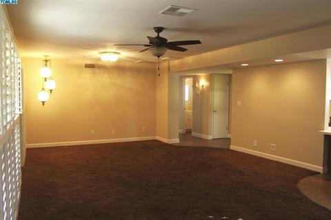 447 E Gail Ave, Tulare, CA 93274 photo 4