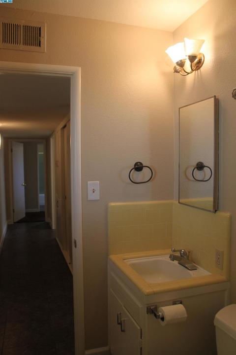 447 E Gail Ave, Tulare, CA 93274 photo 13