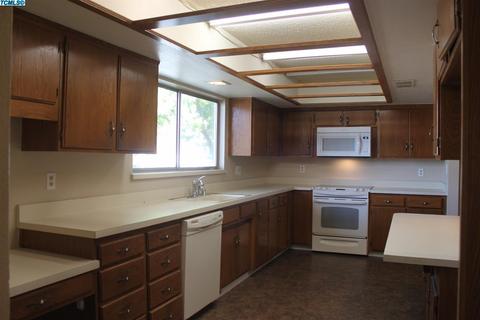 447 E Gail Ave, Tulare, CA 93274 photo 6