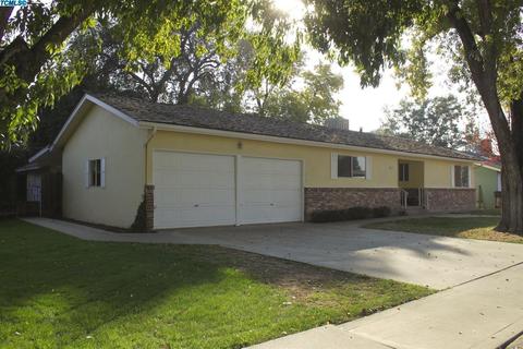 447 E Gail Ave, Tulare, CA 93274 photo 3