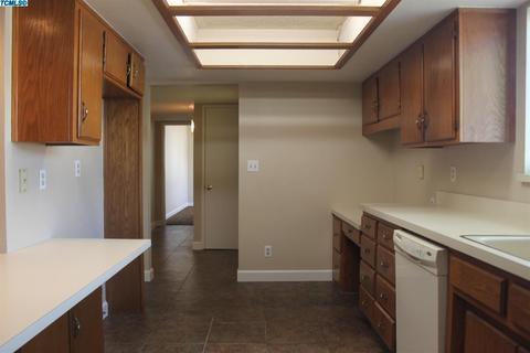447 E Gail Ave, Tulare, CA 93274 photo 7