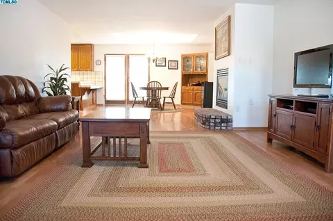 802 N B St, Exeter, CA 93221 photo 9